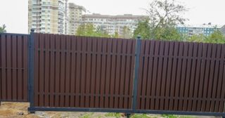 Купить распашные ворота из штакетника Магадан, цена от 2719 руб.