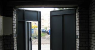 Купить гаражные ворота распашные Магадан, цена от 3848 руб.